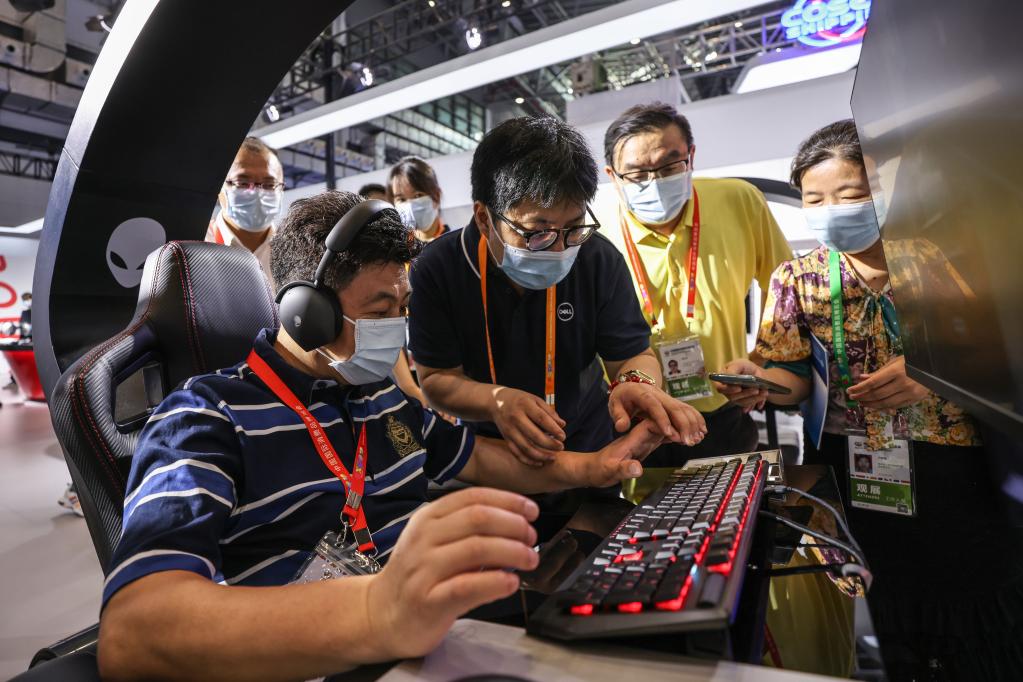 超高刷新率與AI技術(shù)結(jié)合：新款電競顯示器震撼來襲不容錯過！