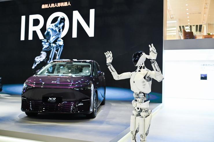 2025上海車展亮劍：小鵬汽車新十年以AI全維生態(tài)按下智能化競(jìng)技快進(jìn)鍵(圖14)
